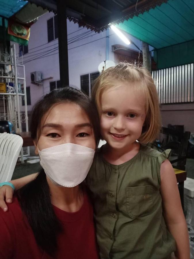 Siri Guesthouse Phra Nakhon Si Ayutthaya Buitenkant foto